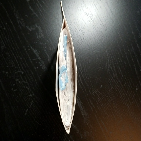 Clothes - Picture 3 of 3